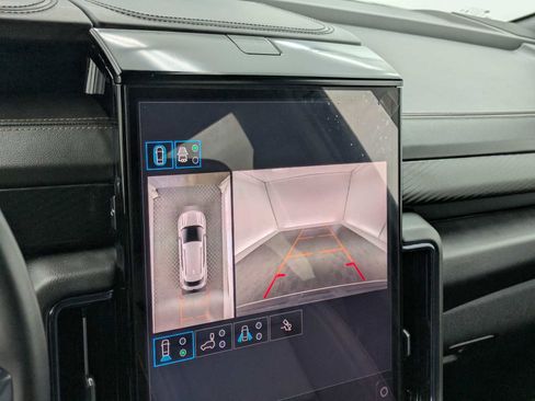 Used 2025 GMC Yukon XL AT4 AWD/4WD image 31