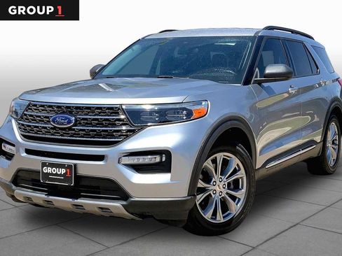 Used 2021 Ford Explorer XLT w/ Equipment Group 202A RWD image 1