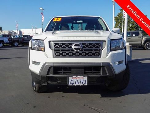 Used 2023 Nissan Frontier SV w/ Technology Package image 3