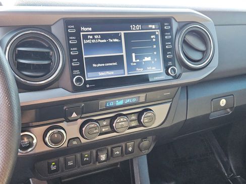 Used 2022 Toyota Tacoma TRD Off-Road image 16