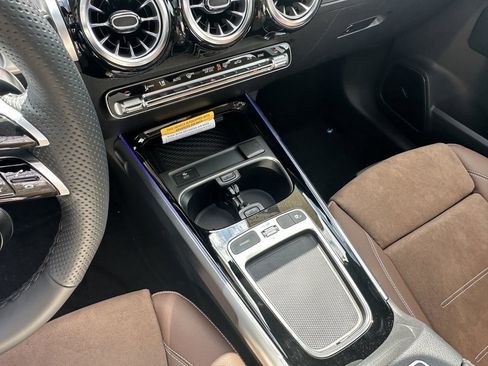 New 2026 Mercedes-Benz GLB 35 AMG 4MATIC image 32
