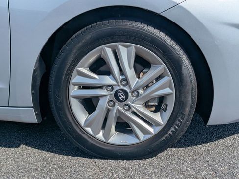 Used 2020 Hyundai Elantra SEL w/ Convenience Package (C2) image 11