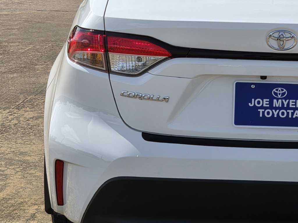 Used 2026 Toyota Corolla LE FWD image 10