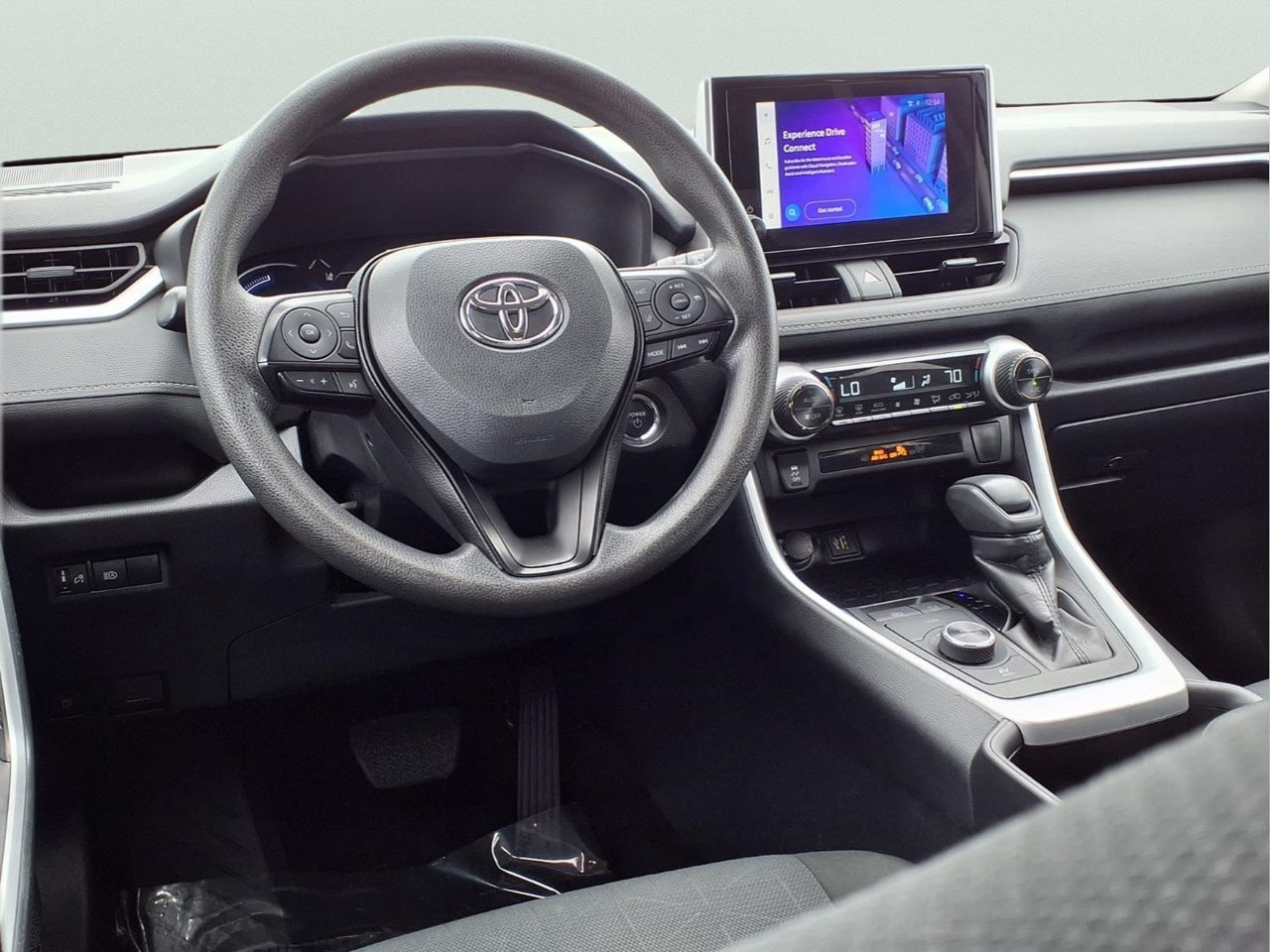 Used 2025 Toyota RAV4 XLE AWD/4WD image 12