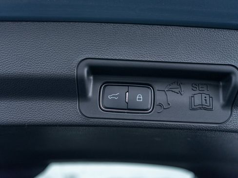 Used 2025 Ford Explorer ST-Line w/ Premium Package image 10