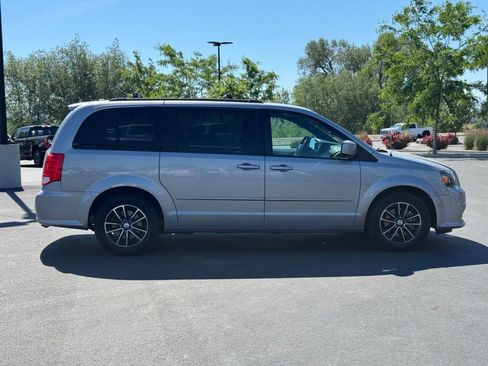 Used 2017 Dodge Grand Caravan GT FWD image 8