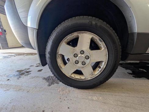 Used 2004 Saturn Vue 2WD V6 image 16