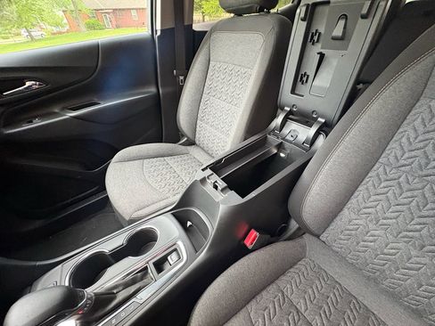 Used 2024 Chevrolet Equinox LT AWD/4WD image 32