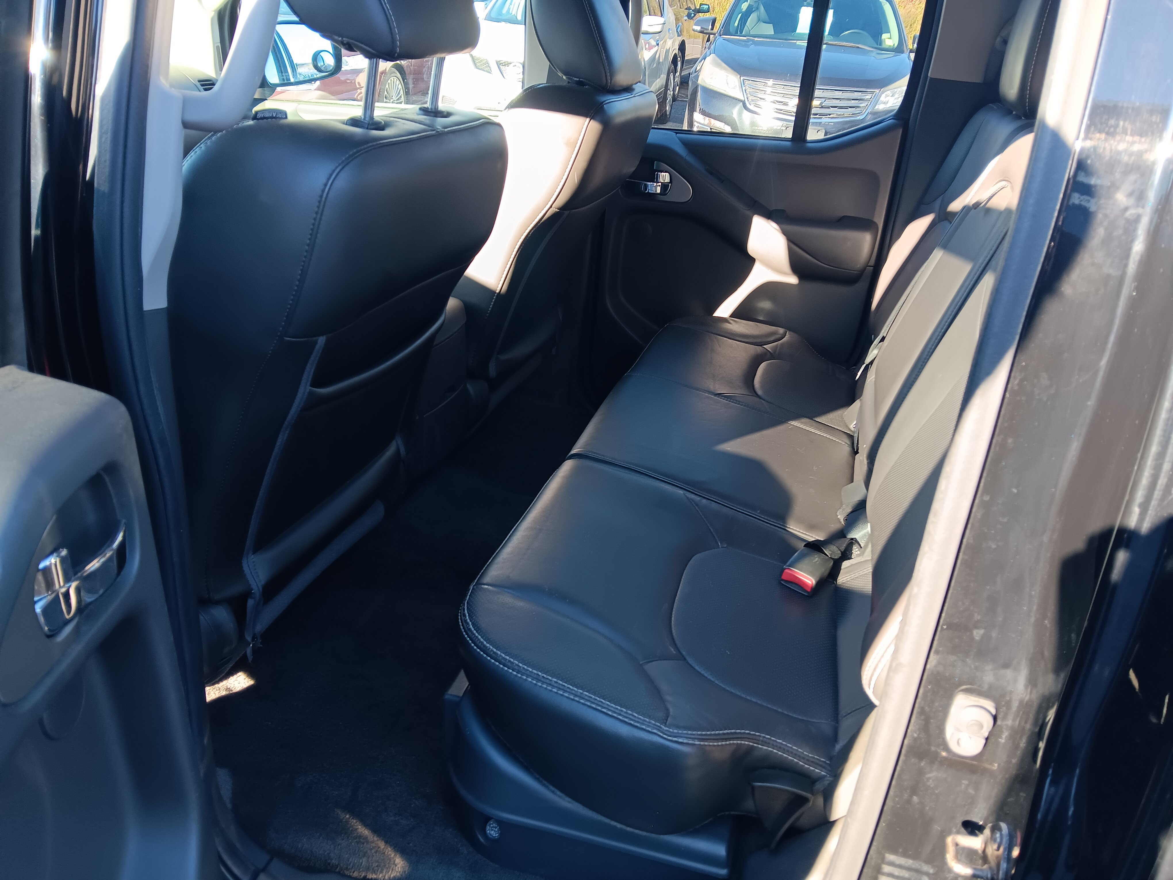 Used 2014 Nissan Frontier PRO-4X w/ Pro-4x Luxury Package AWD/4WD image 13