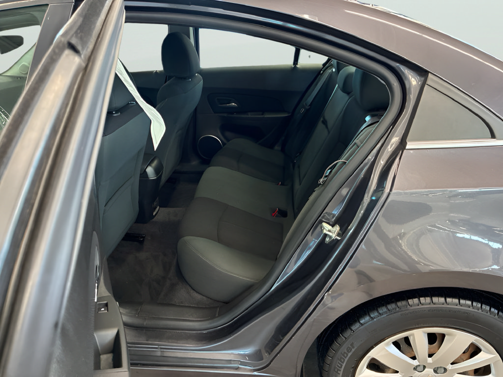 Used 2011 Chevrolet Cruze LT FWD image 15