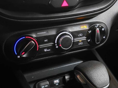 Used 2023 Kia Soul LX image 30