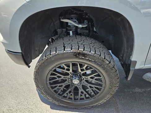 Used 2024 Chevrolet Silverado 1500 LT Trail Boss w/ LT Trail Boss Premium Package AWD/4WD image 26