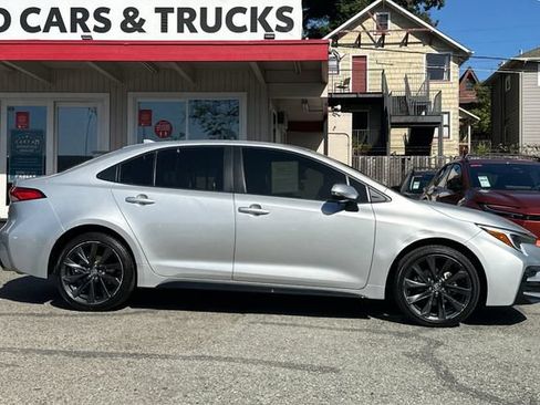 Used 2024 Toyota Corolla SE FWD image 3