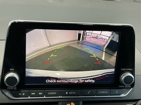 Used 2025 Nissan Altima 2.5 S image 4