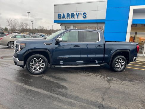 Used 2023 GMC Sierra 1500 SLE image 2