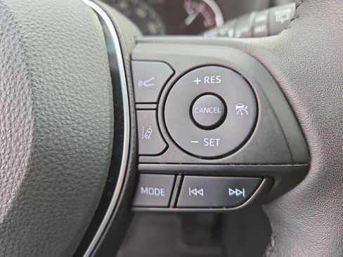 Used 2023 Toyota RAV4 XLE Premium image 26