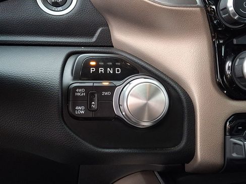 Used 2019 RAM 2500 Laramie AWD/4WD image 16