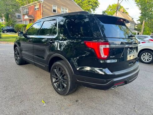 Used 2018 Ford Explorer XLT w/ Equipment Group 202A AWD/4WD image 4