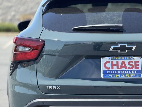 New 2025 Chevrolet Trax LT w/ Driver Confidence Package image 6