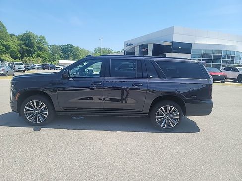 Certified 2026 Cadillac Escalade ESV Sport image 5