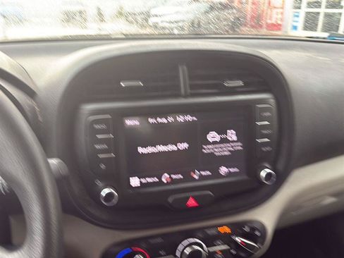 Used 2024 Kia Soul LX w/ Option Group 015 FWD image 5