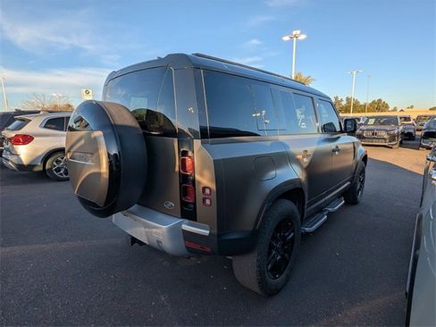 Used 2023 Land Rover Defender 110 S image 4