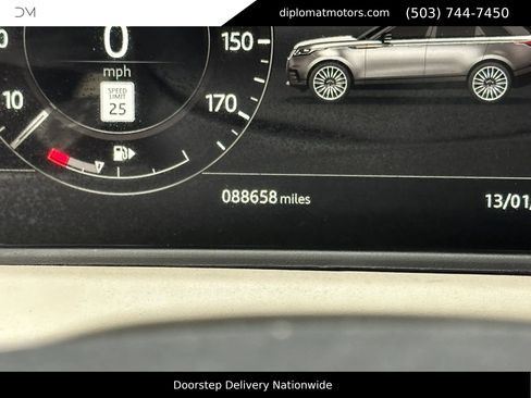 Used 2018 Land Rover Range Rover Velar R-Dynamic SE AWD/4WD image 39