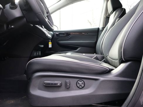 New 2026 Honda Odyssey Touring image 23