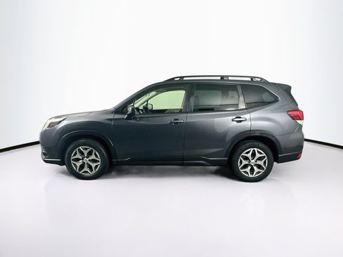 Used 2022 Subaru Forester Premium AWD/4WD image 4