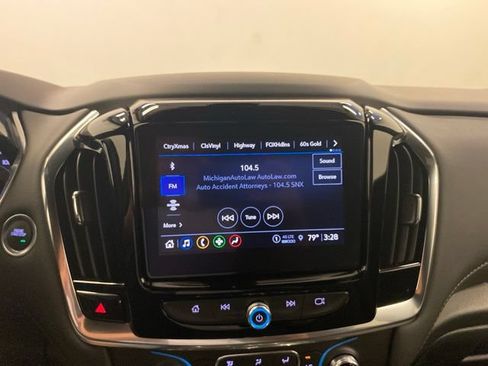 Used 2023 Chevrolet Traverse LT AWD/4WD image 14