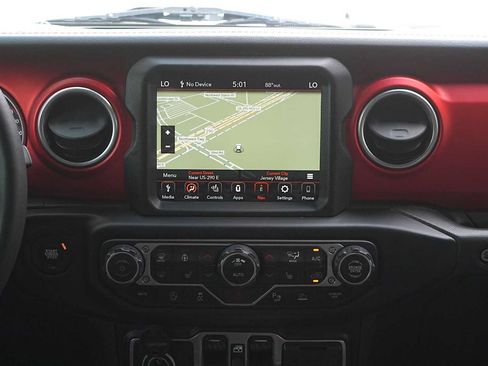 Used 2021 Jeep Gladiator Rubicon AWD/4WD image 19