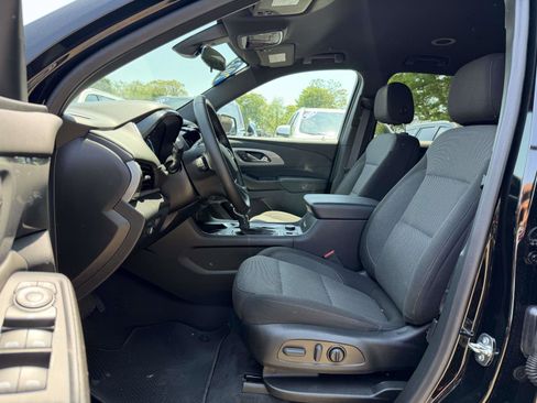 Used 2023 Chevrolet Traverse LT AWD/4WD image 11