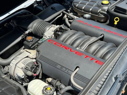 Used 1999 Chevrolet Corvette Convertible w/ Memory Pkg RWD image 37