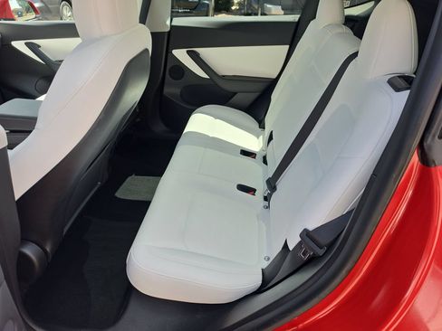 Used 2022 Tesla Model Y Performance AWD/4WD image 22