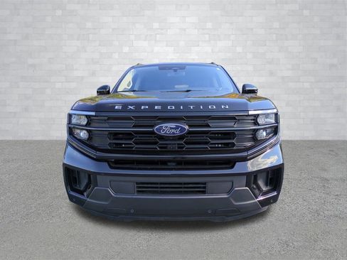 New 2025 Ford Expedition Active image 9