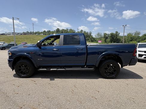 Used 2022 RAM 2500 Laramie AWD/4WD image 2