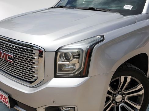 Used 2017 GMC Yukon Denali w/ Open Road Package AWD/4WD image 3