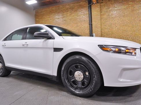 Used 2018 Ford Taurus Police Interceptor w/ Ready For The Road Package FWD image 8