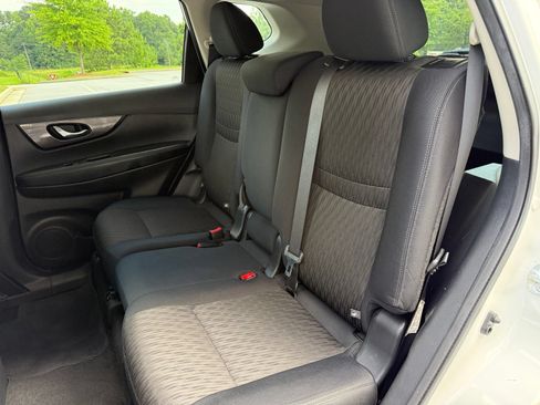 Used 2019 Nissan Rogue SV AWD/4WD image 40