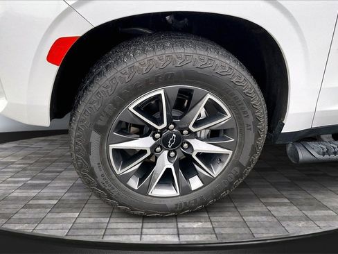 Used 2023 Chevrolet Tahoe Z71 w/ Luxury Package image 9