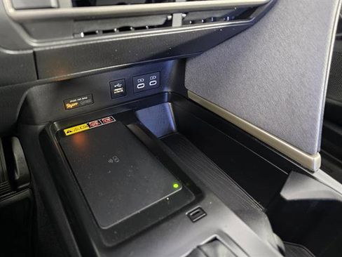 Used 2025 Toyota Camry LE w/ Convenience Package image 35