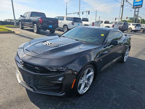 Used 2020 Chevrolet Camaro SS RWD image 4