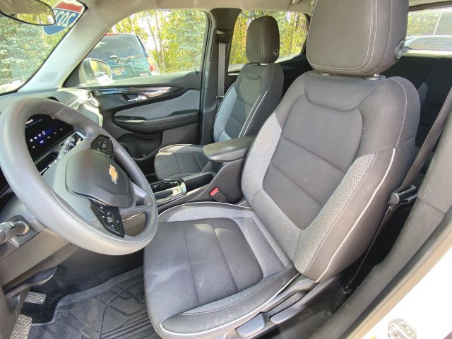 Used 2025 Chevrolet TrailBlazer LS w/ LS Convenience Package FWD image 18