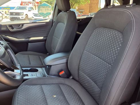 Certified 2023 Ford Escape Active AWD/4WD image 3