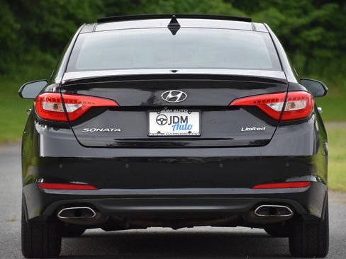 Used 2015 Hyundai Sonata Limited w/ Option Group 06 FWD image 6