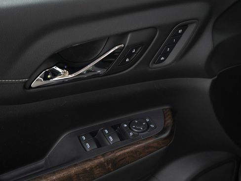 Used 2022 GMC Acadia Denali w/ Denali Ultimate Package image 23