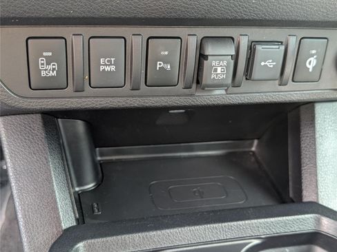 Used 2023 Toyota Tacoma TRD Off-Road w/ Technology Package AWD/4WD image 23