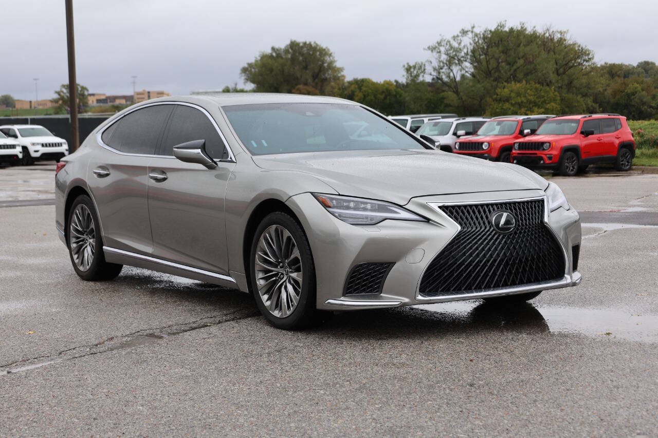 Used 2021 Lexus LS 500 w/ Accessory Package (Z2) RWD image 4