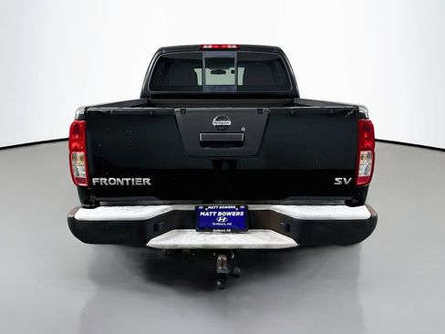 Used 2016 Nissan Frontier SV RWD image 6