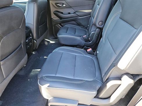 Used 2022 Chevrolet Traverse Premier image 12